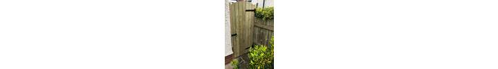 Round top gate with  Black  hinges - Copsey carpentry web.jpg