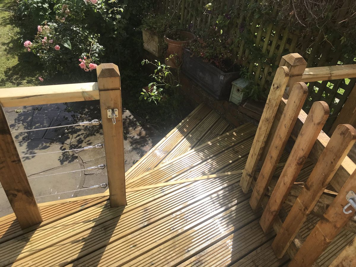 Sam Brokes Landscaping decking 1.jpg