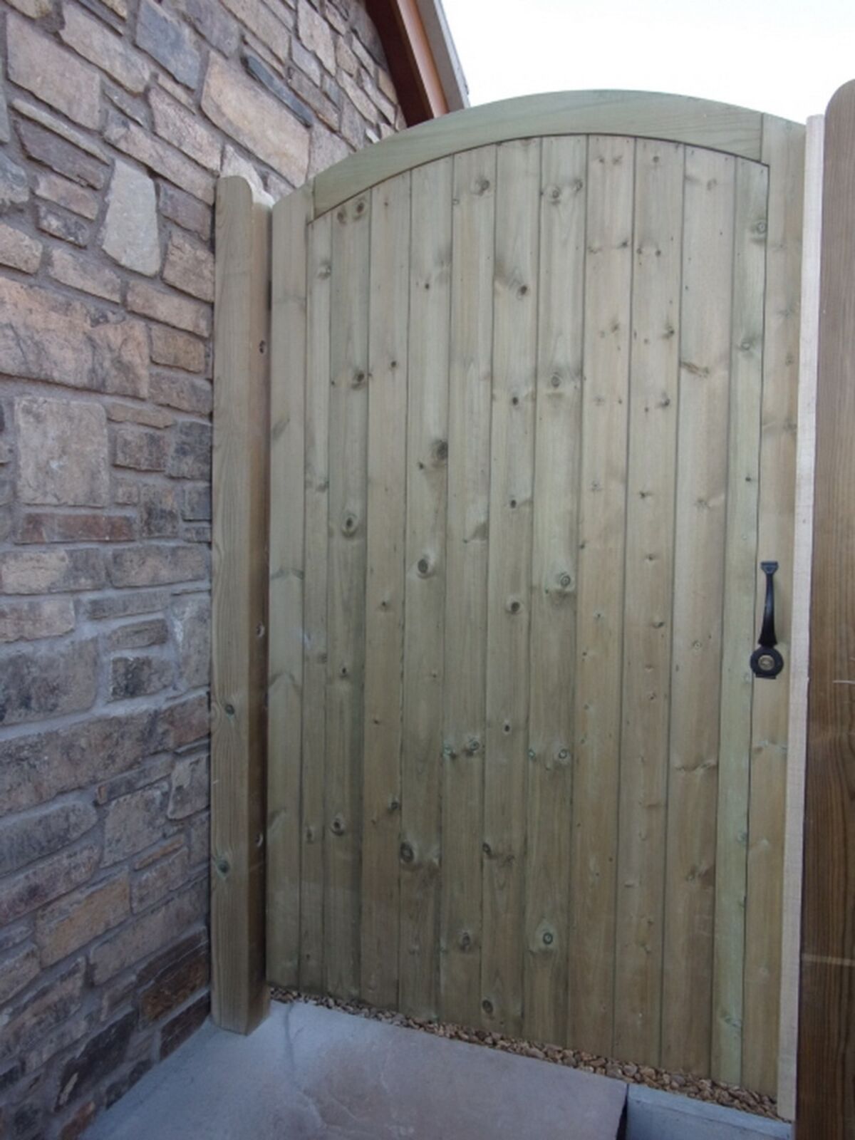 Torridge-Gates-Beaford-Gate-Bespoke-side-entrance.jpg