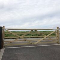 universal-gate-2-by-weston-fencing (1).jpg